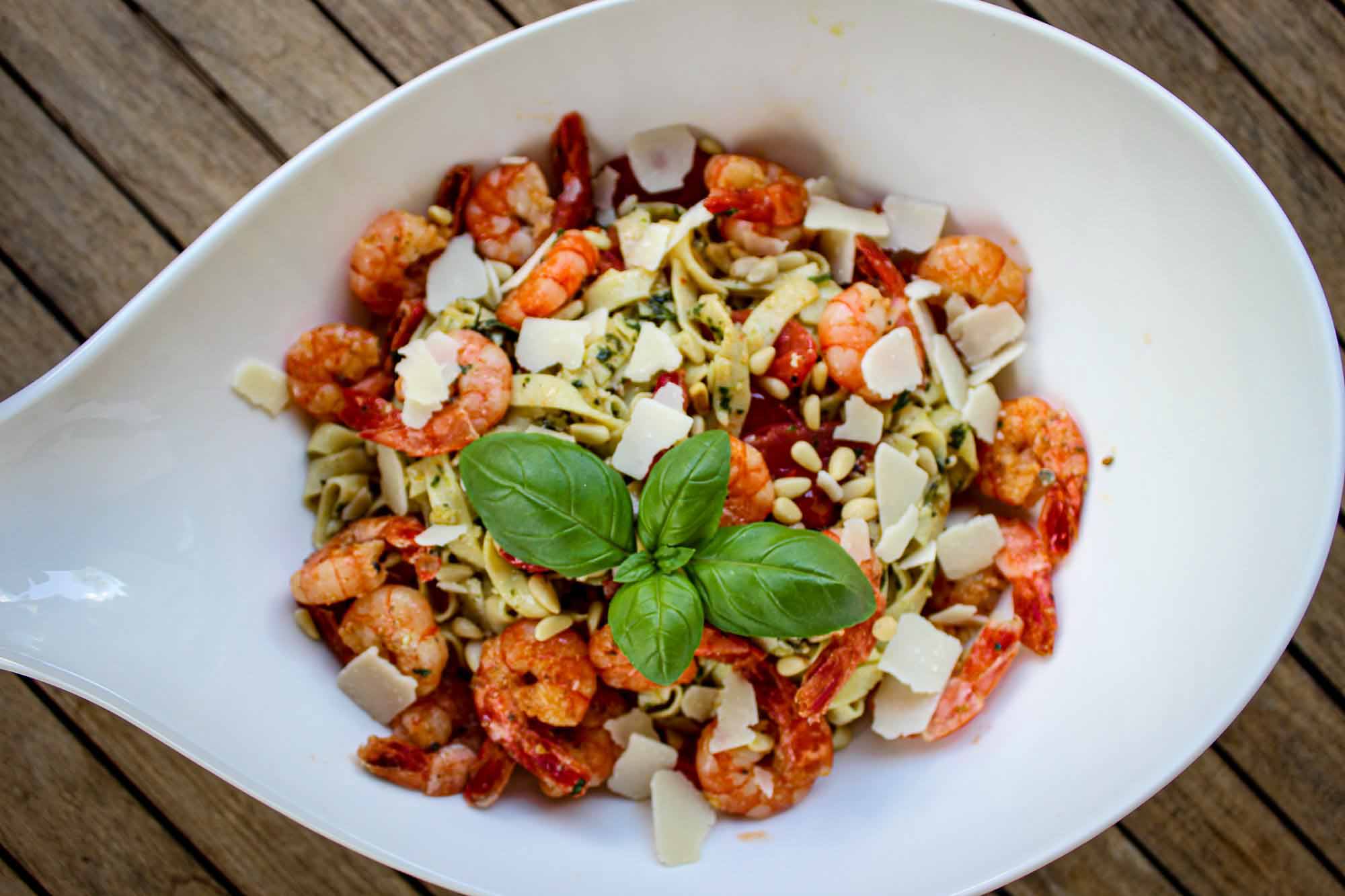 Pasta mit Garnelen und Pesto